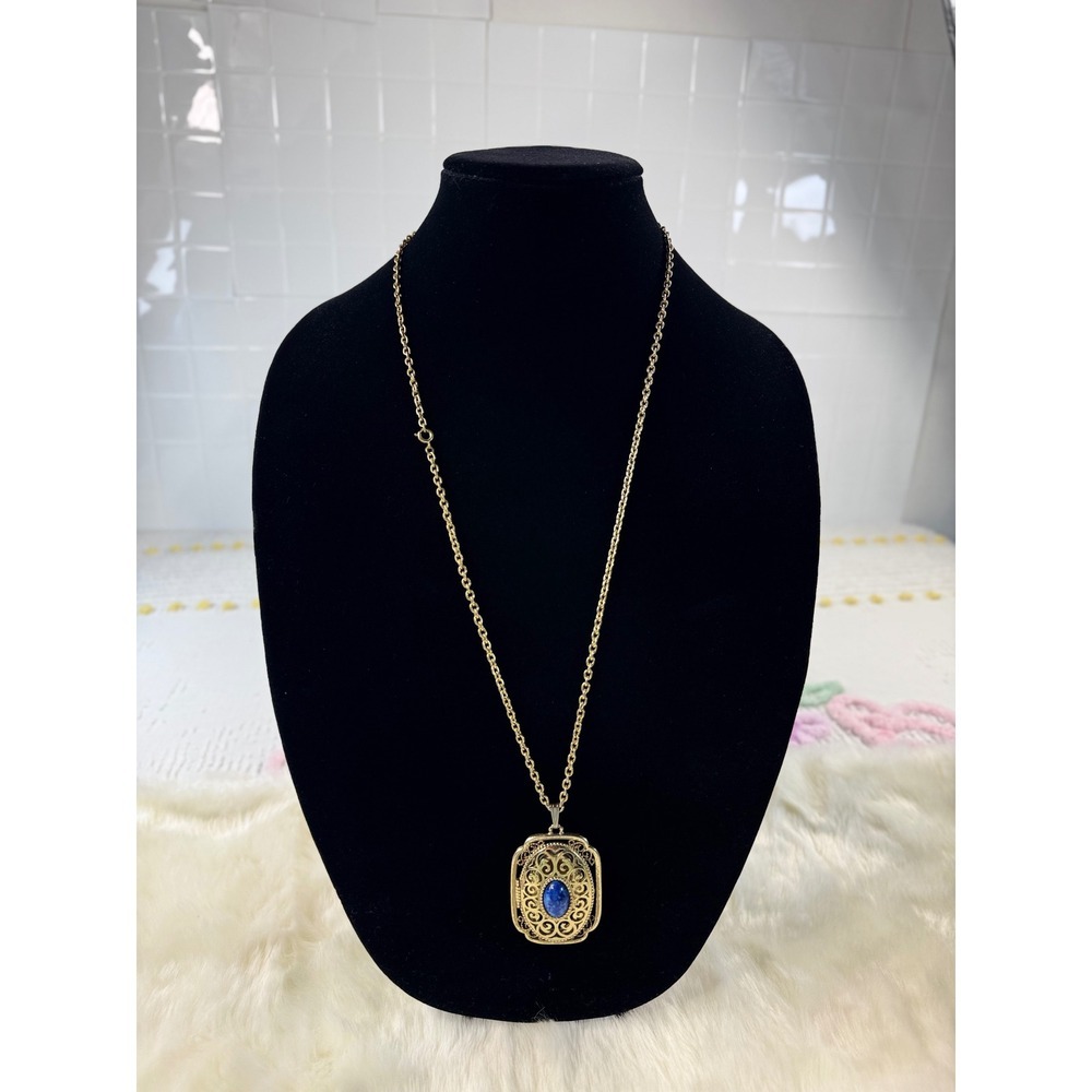AVON‎ vtg Gold Tone Locket Necklace Blue Stone Filigree Ornate Square Pendant